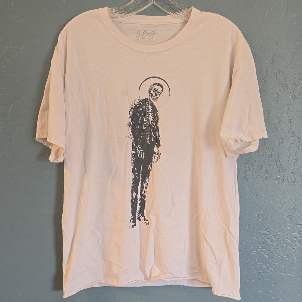 G-Easy Cropped White Graphic Tee with Artistic Design